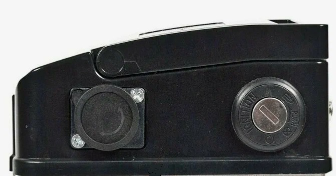 Купить Верхняя крышка 13x8,5 см аккумулятора в сборе
